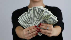 Scopri di più sull'articolo Quanto costa farsi scrivere un libro nel 2025?